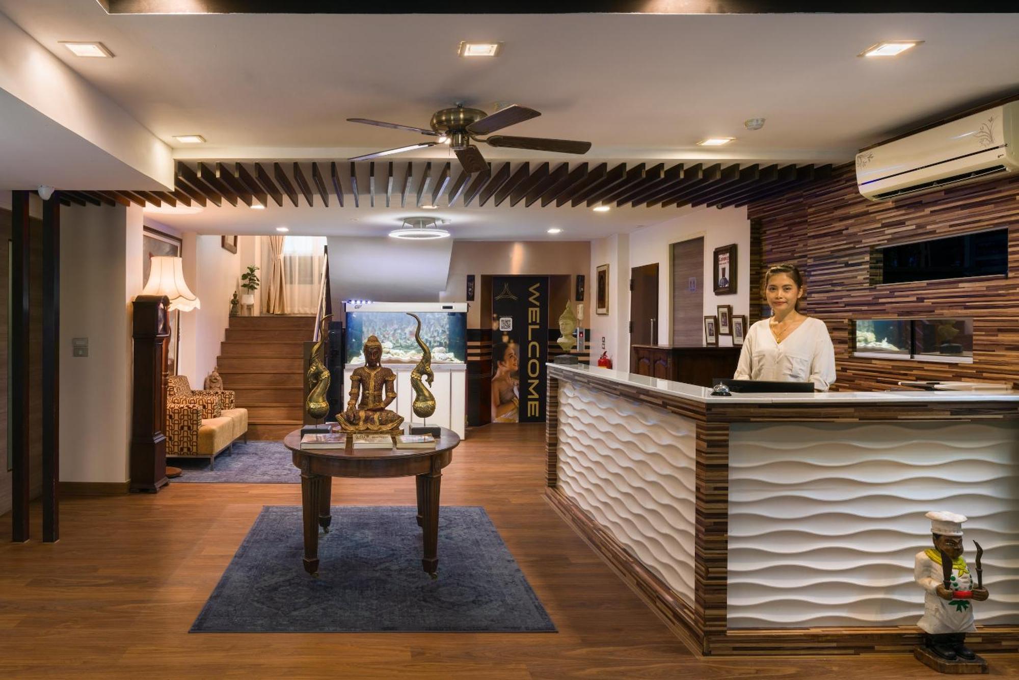 Aspira Suites Sukhumvit 20 Bangkok Exterior photo