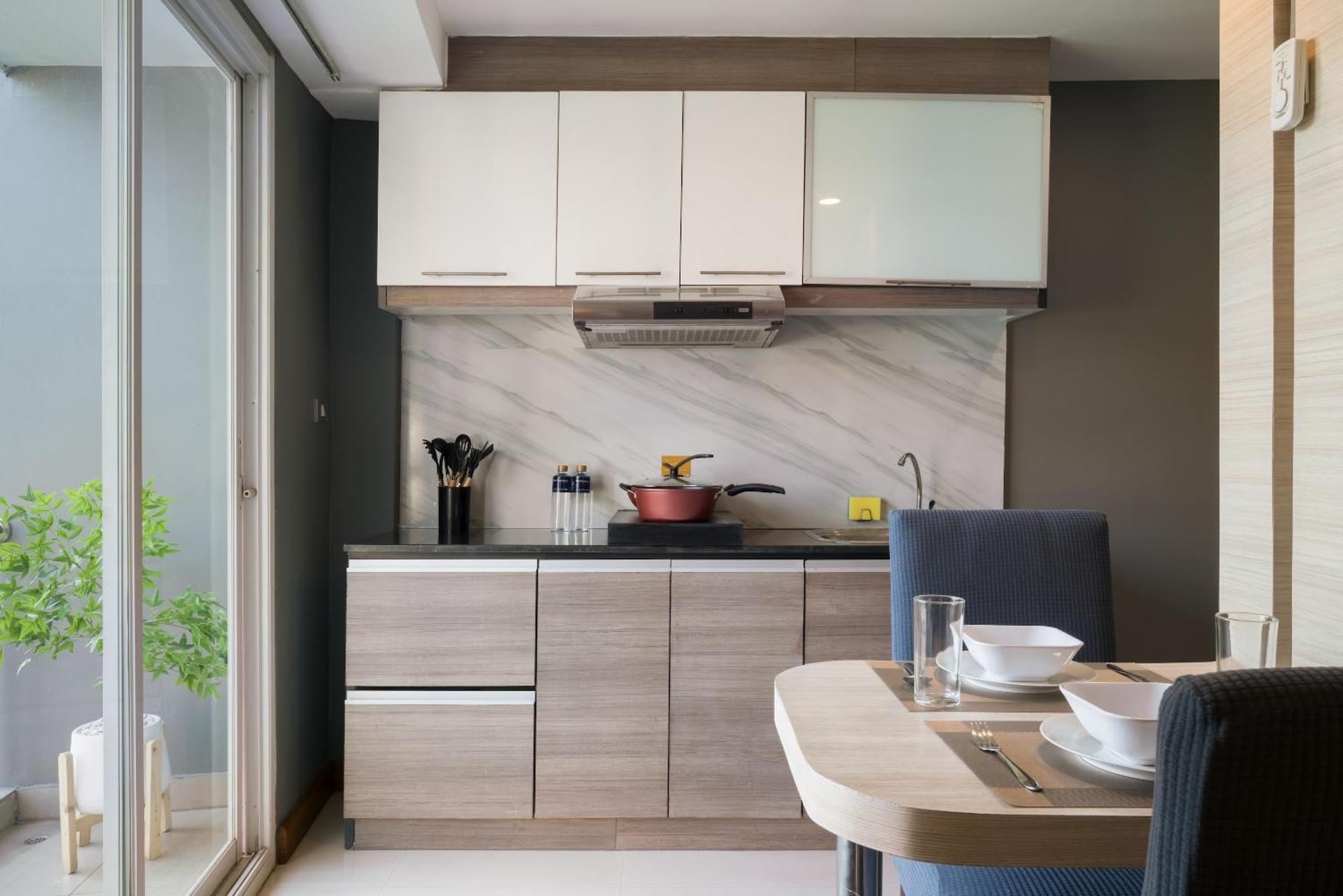 Aspira Suites Sukhumvit 20 Bangkok Exterior photo
