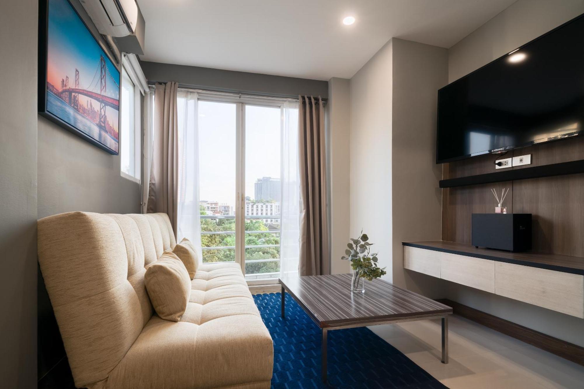 Aspira Suites Sukhumvit 20 Bangkok Exterior photo